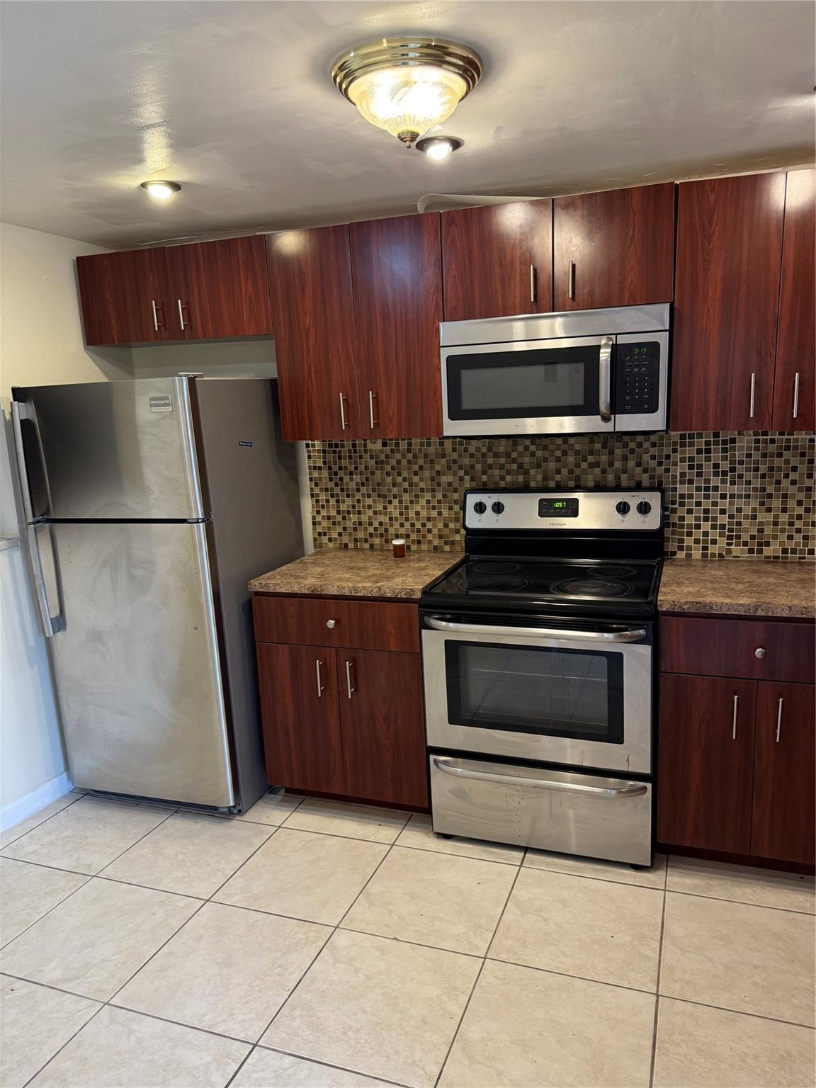 APPLE GREEN - Residential