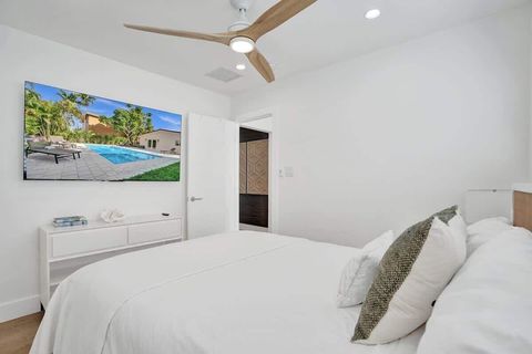 Tiny photo for 1043 N Victoria Park Road #1-2, Fort Lauderdale, FL 33304 (MLS # B26027238)