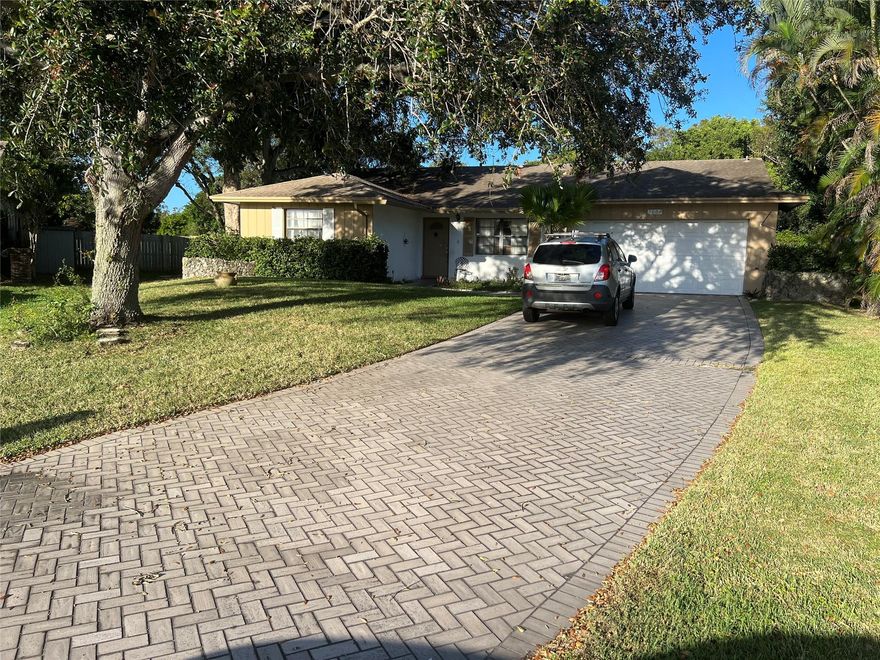 AWESOME HOME IN THE HEART OF COCONUT CREEK. FEATURES OPEN FLOOR PLAN ON ENTERING. BIG FORMAL DINING ROOM AREA FOR FAMILY DINNER & SPECIAL OCCASIONS. HUGE MASTER BEDROOM WITH WALK IN CLOSET & CABANA BATH. COVERED PATIO WITH POOL FOR KIDS/ADULTS TO SWIM & ENJOY. VERY SPACIOUS DOUBLE LOT 12k + S.F. WITH FENCE TO PLAY, RELAX OR LISTEN TO MUSIC AFTER A HARD DAYS WORK. HOME IS IN A CUL-D-SAC TO RIDE BIKES OR JUST WALK. NEWER ROOF DONE IN 2019. A/C REPLACED 2021. TOWNSHIP HAS MANY AMENITIES (TENNIS, BASKETBALL, GYM). 20 MINUTES TO WORLD FAMOUS SAWGRASS MALL. 20-25 MINUTES TO WHITE SAND BEACH & FORT LAUDERDALE INT'L AIRPORT. CLOSE TO PARKS & MAJOR HIGHWAYS.