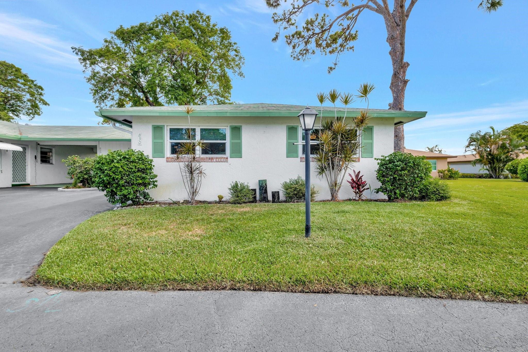 830 Meadowlark Ln 830