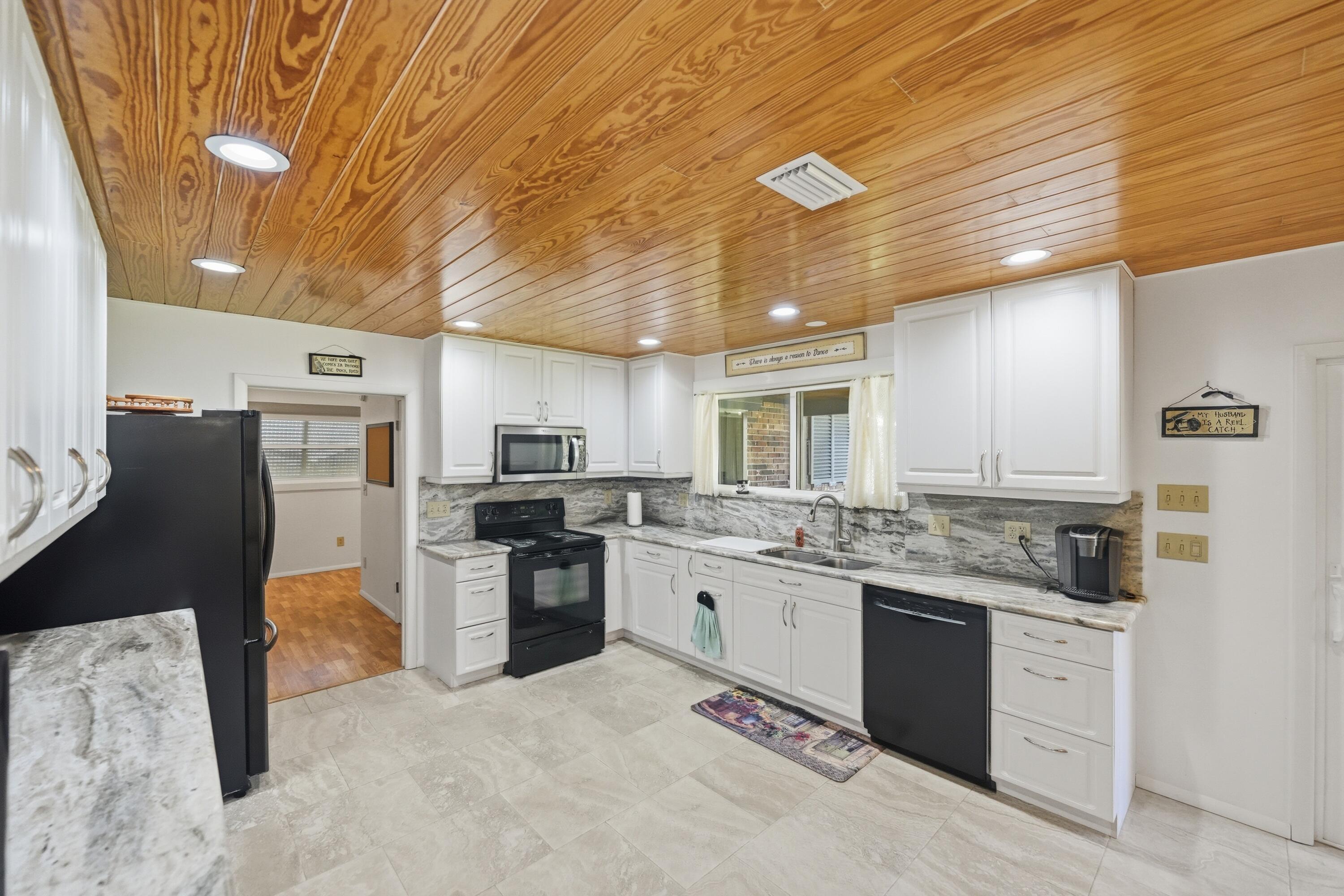 PARK TRAIL ACRES - Residential