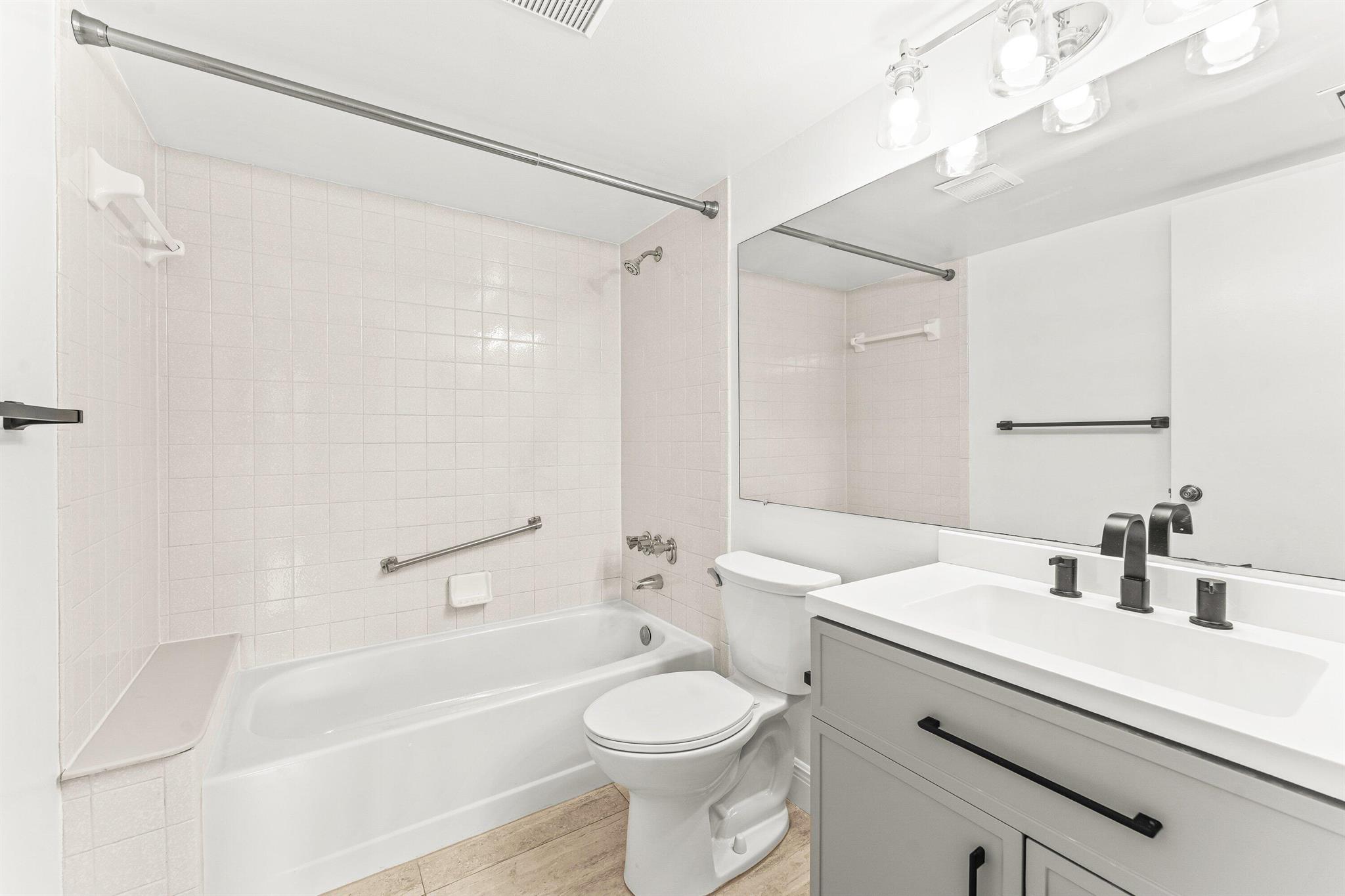 PALM CLUB VILLAGE II COND - Residential