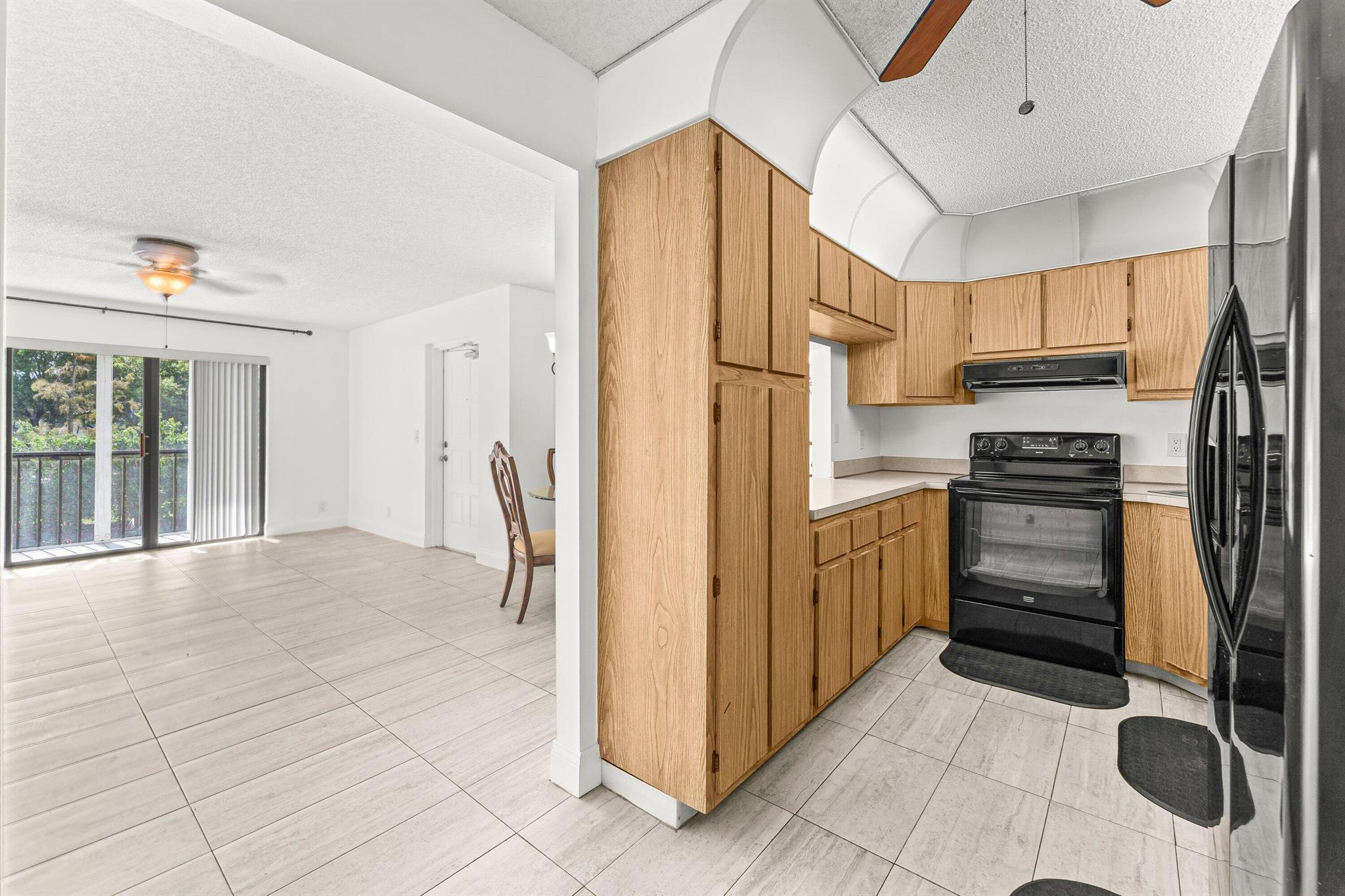 PALM CLUB VILLAGE II COND - Residential