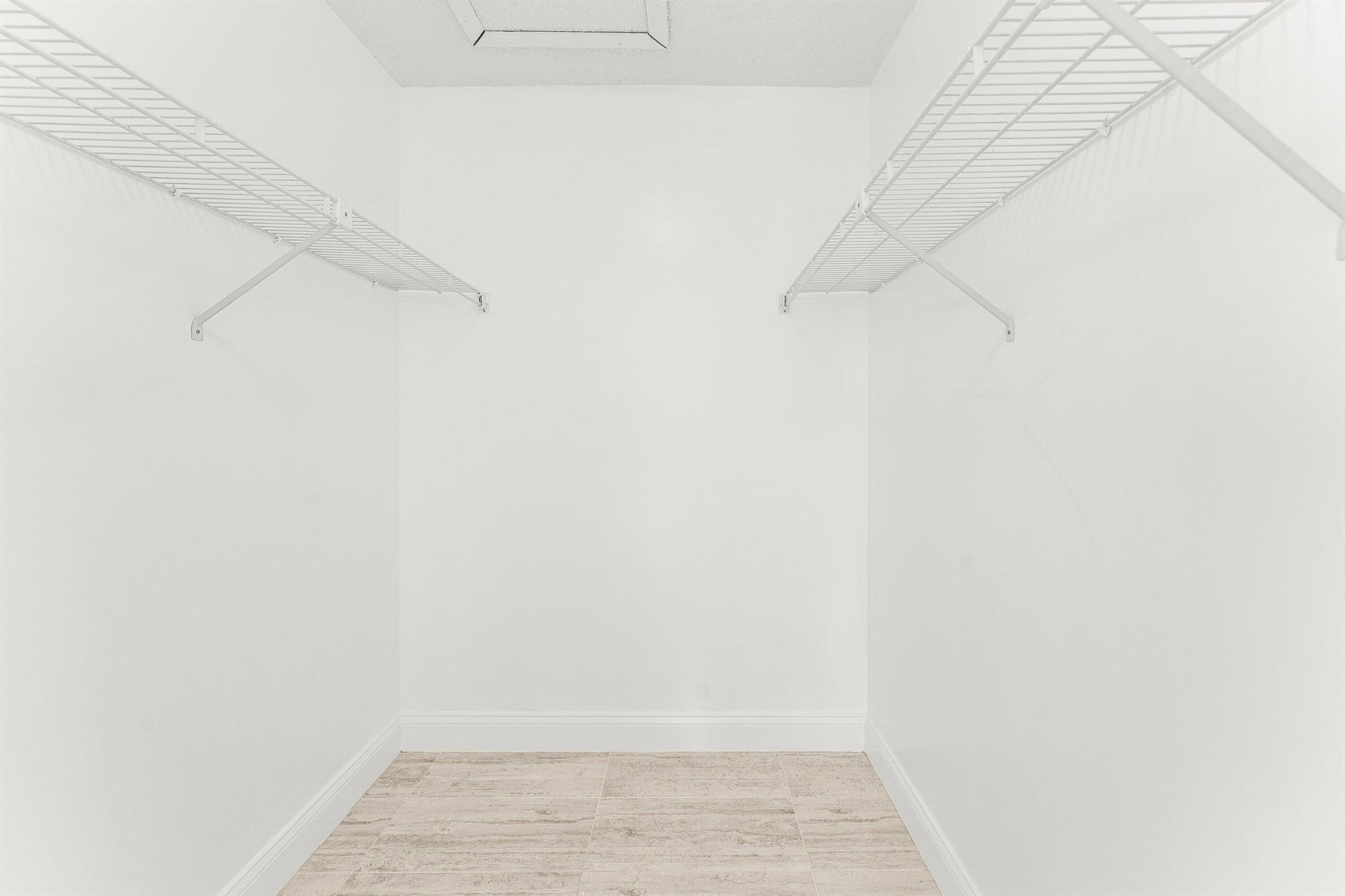 PALM CLUB VILLAGE II COND - Residential