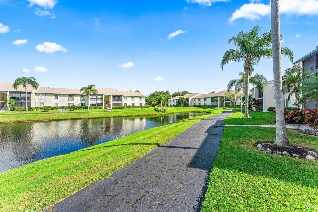 Photo of 1117 Green Pine Boulevard #D2, West Palm Beach, FL 33409 (MLS # R11146261)