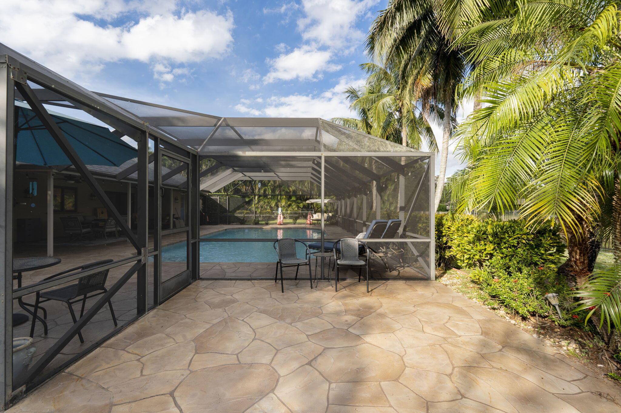 MEADOW WOOD OF THE LANDIN - Residential