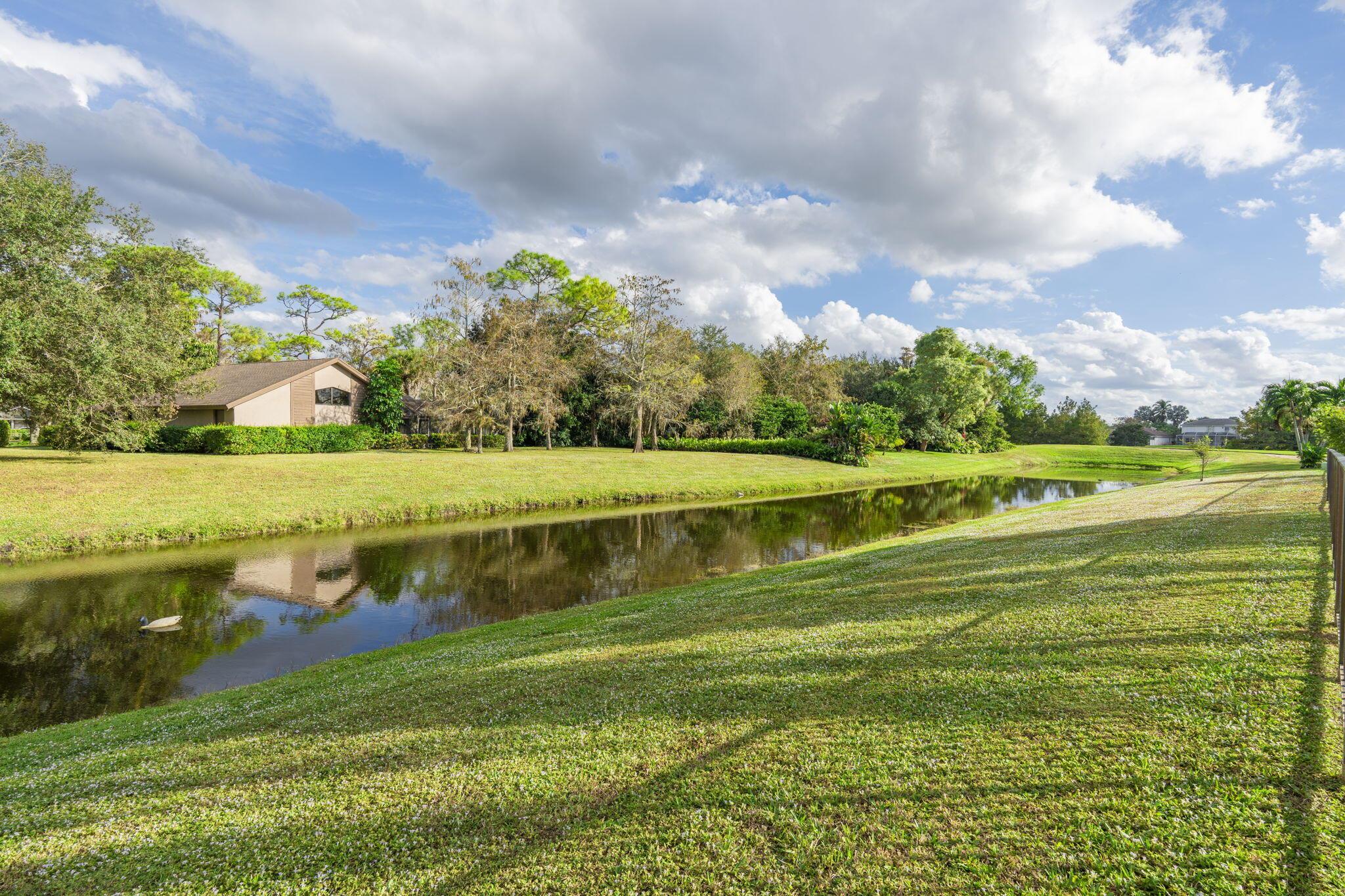 MEADOW WOOD OF THE LANDIN - Residential