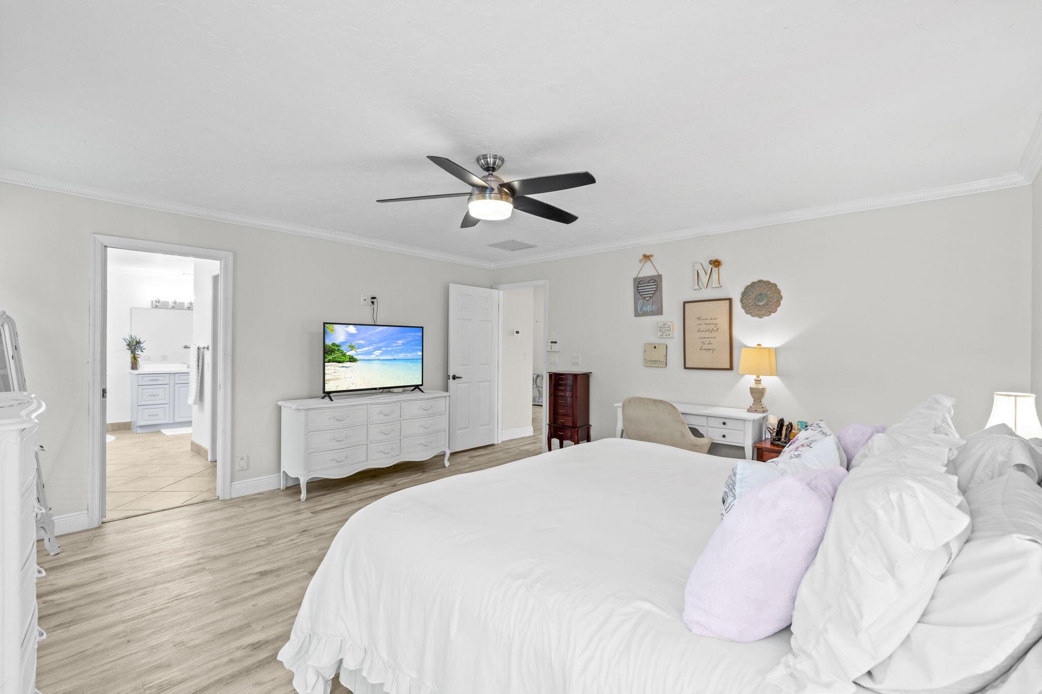 MEADOW WOOD OF THE LANDIN - Residential