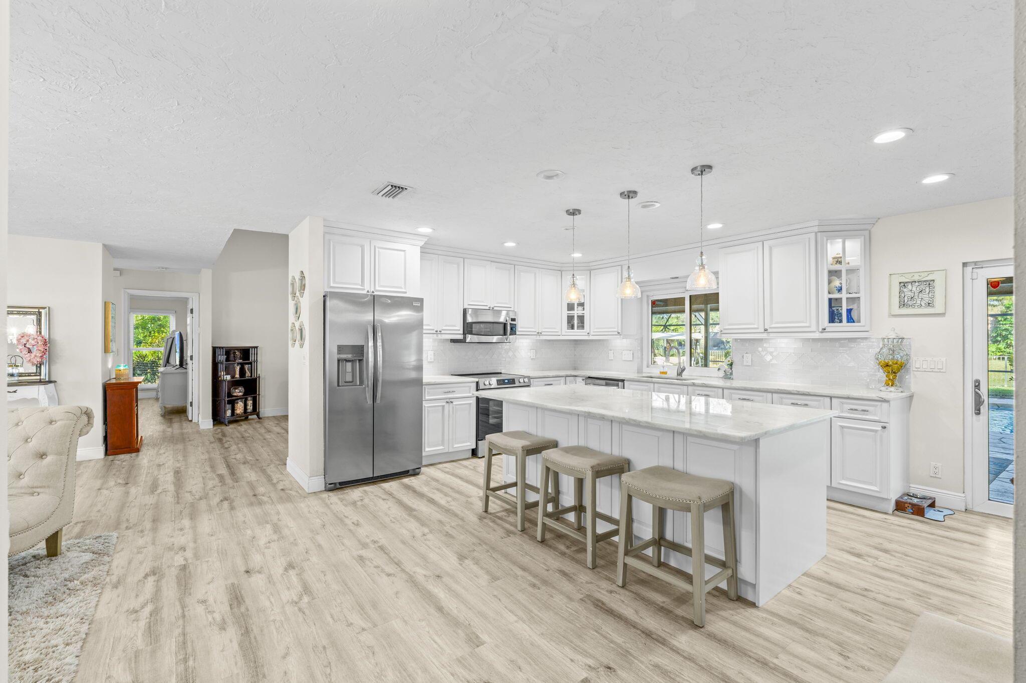 MEADOW WOOD OF THE LANDIN - Residential