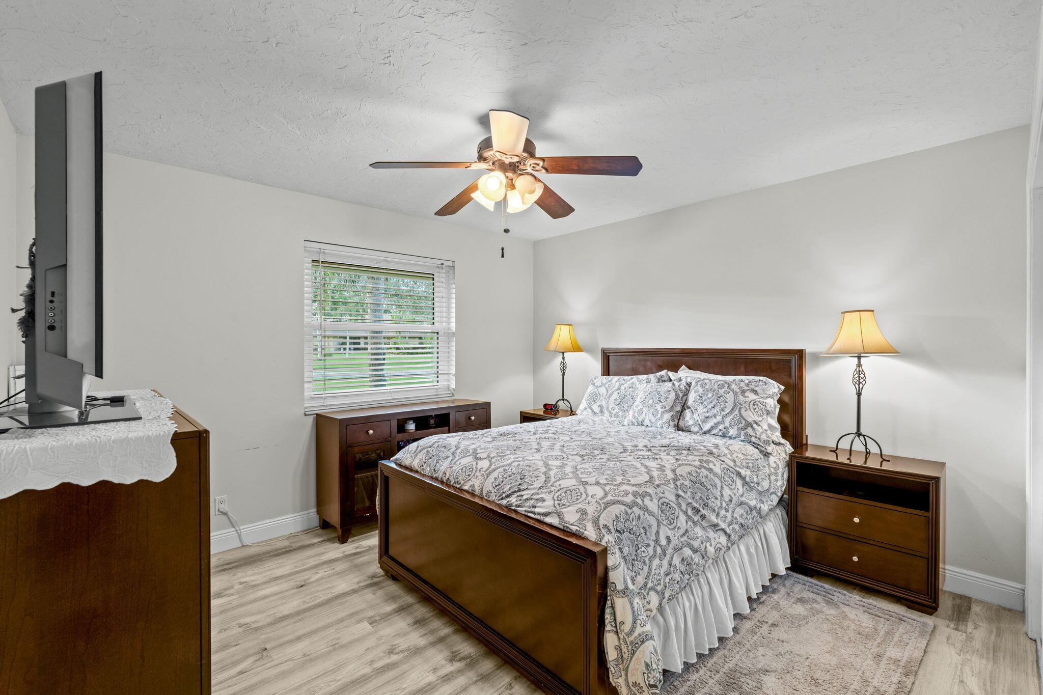 MEADOW WOOD OF THE LANDIN - Residential