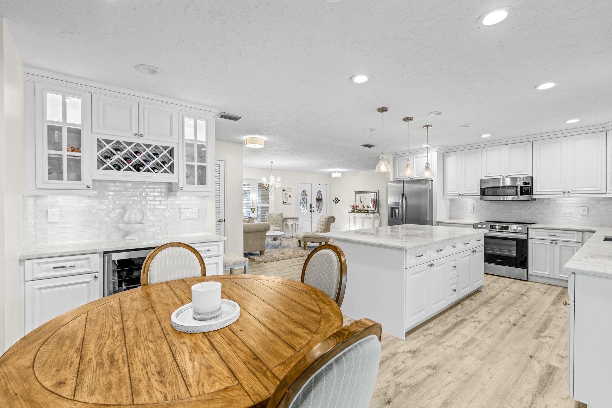 MEADOW WOOD OF THE LANDIN - Residential