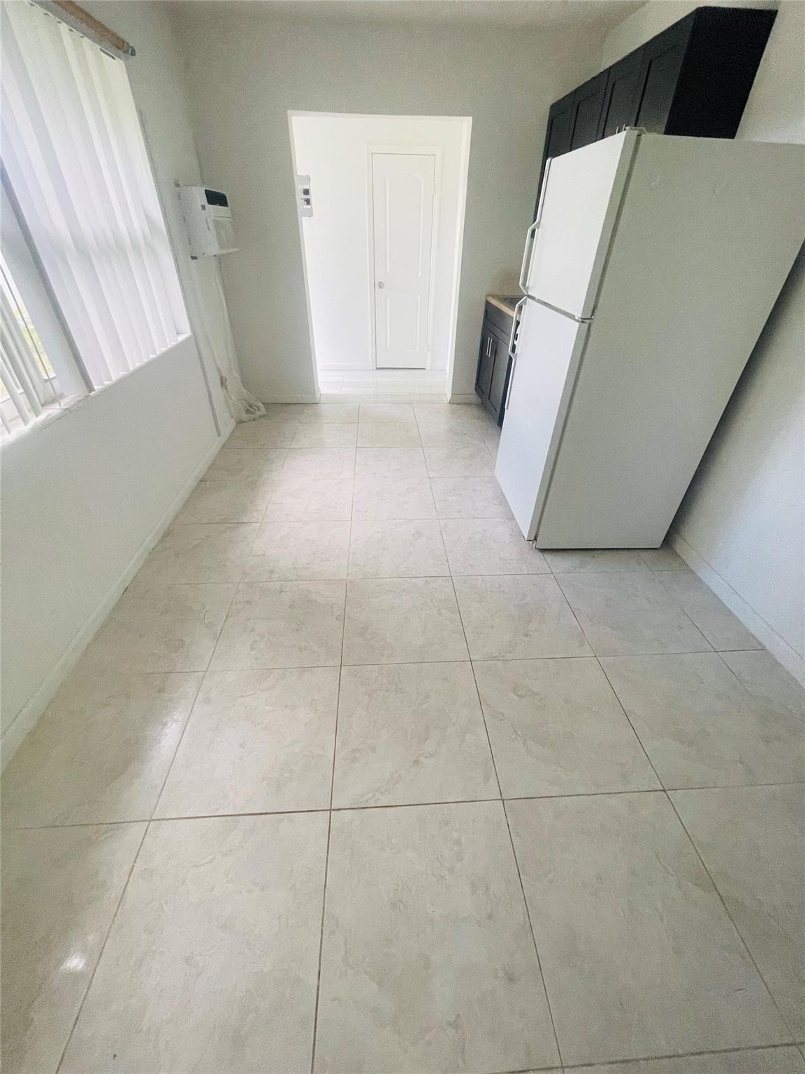 SUNRISE GOLF VILLAGE SEC - Residential Lease