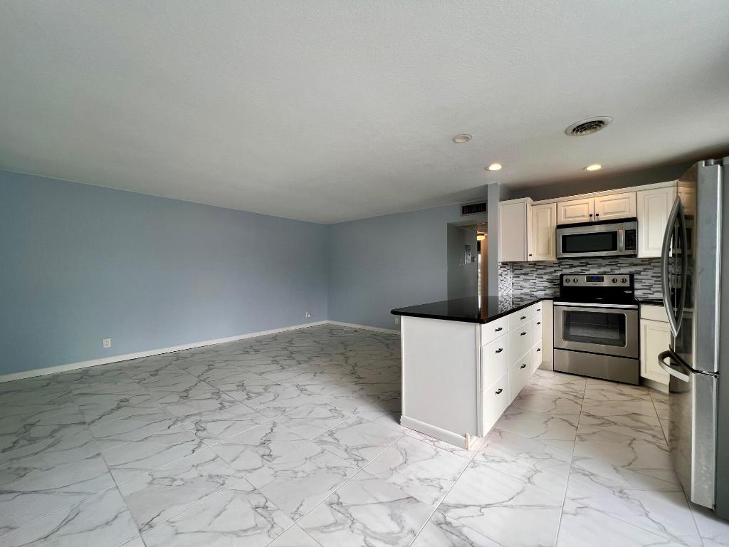 CENTURY VILLAGE - DORCHESTER CONDO - Residential Lease