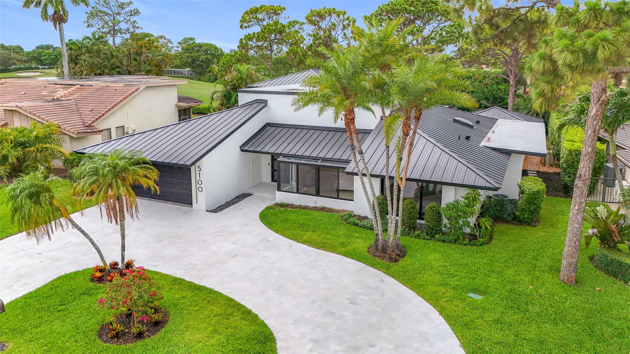 5100 Pineview Cir