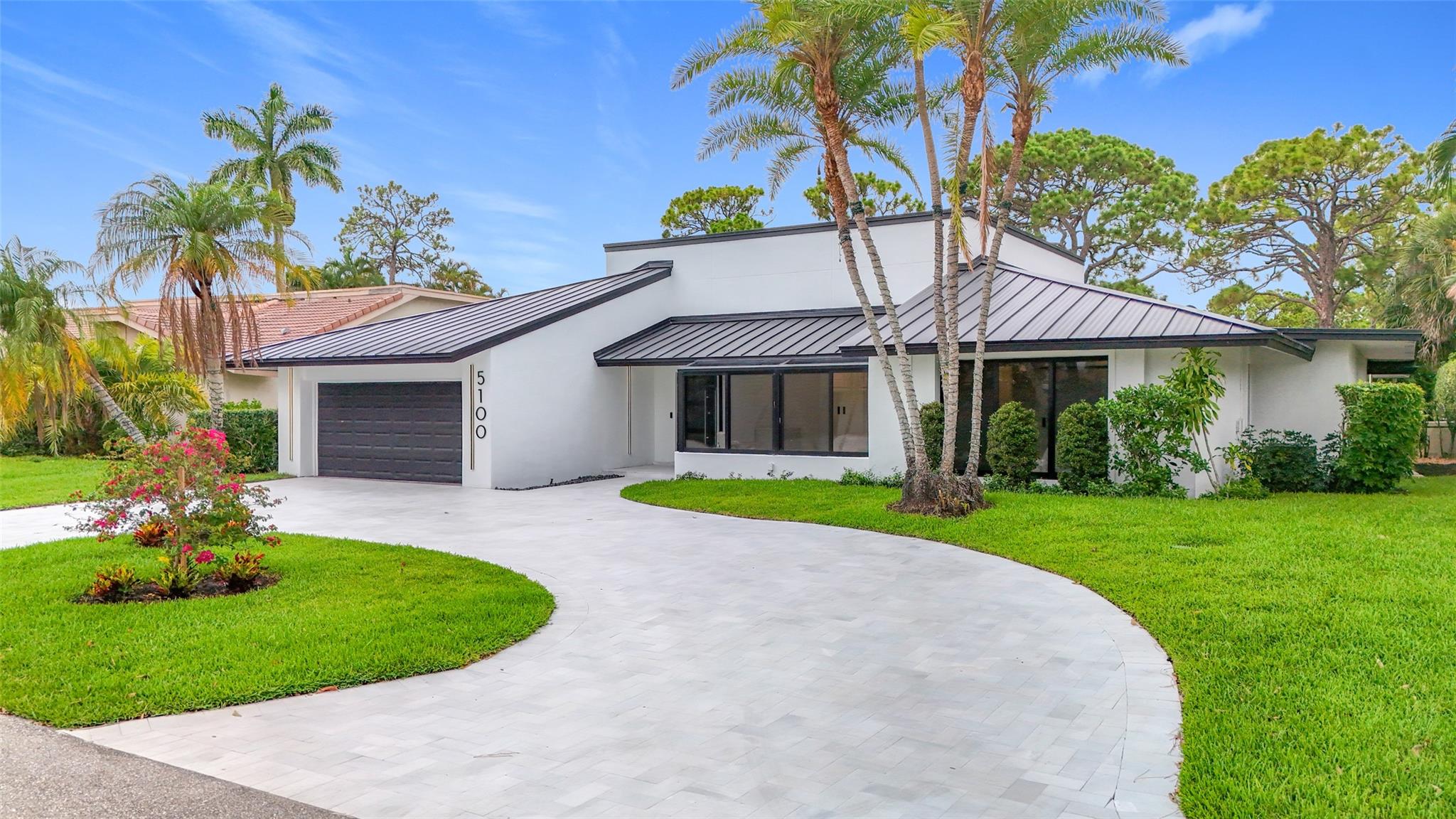 5100 Pineview Cir