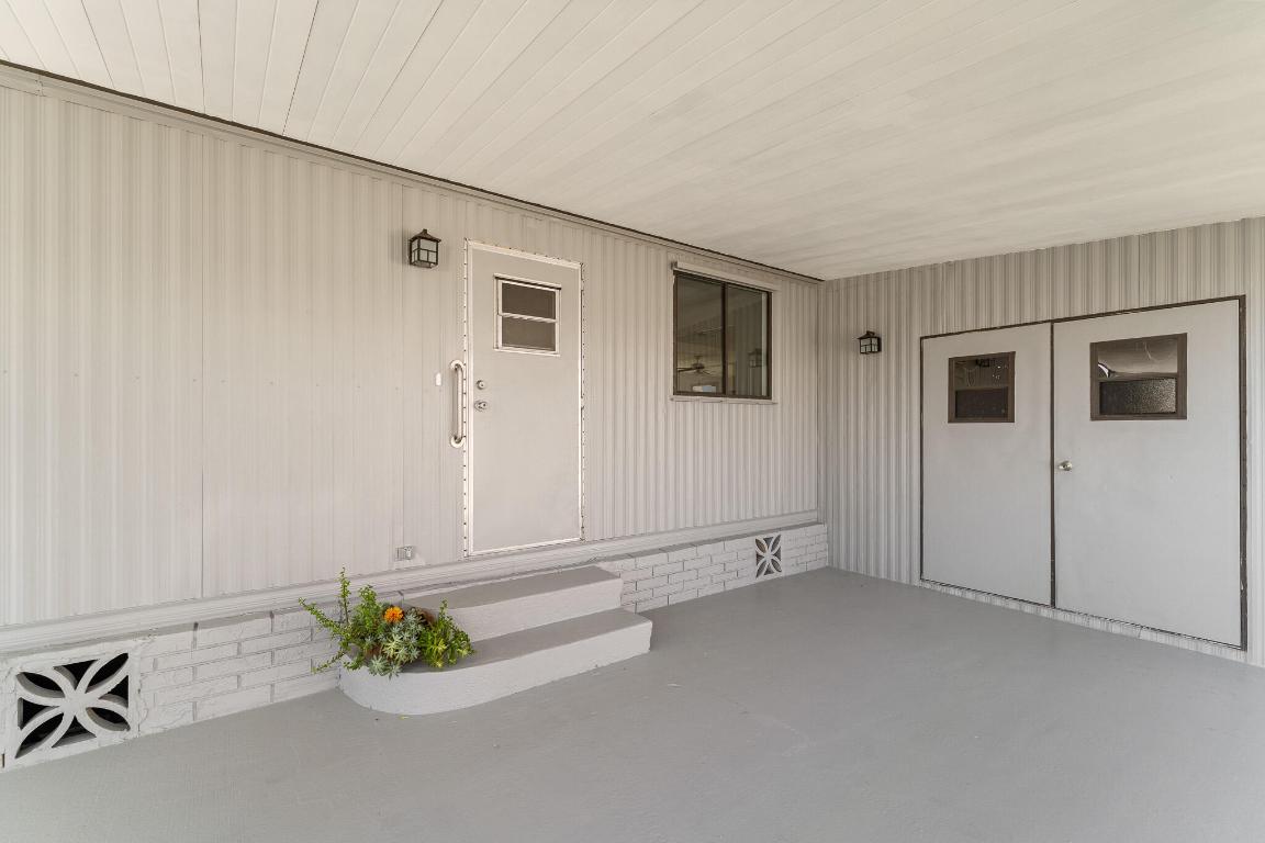 2733 SW Thunderbird Trail