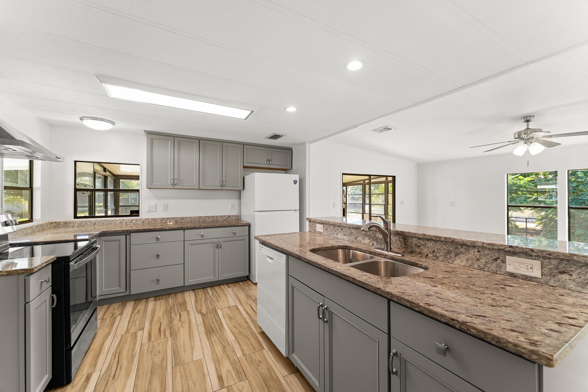 ST LUCIE FALLS (AKA RIVER - Residential