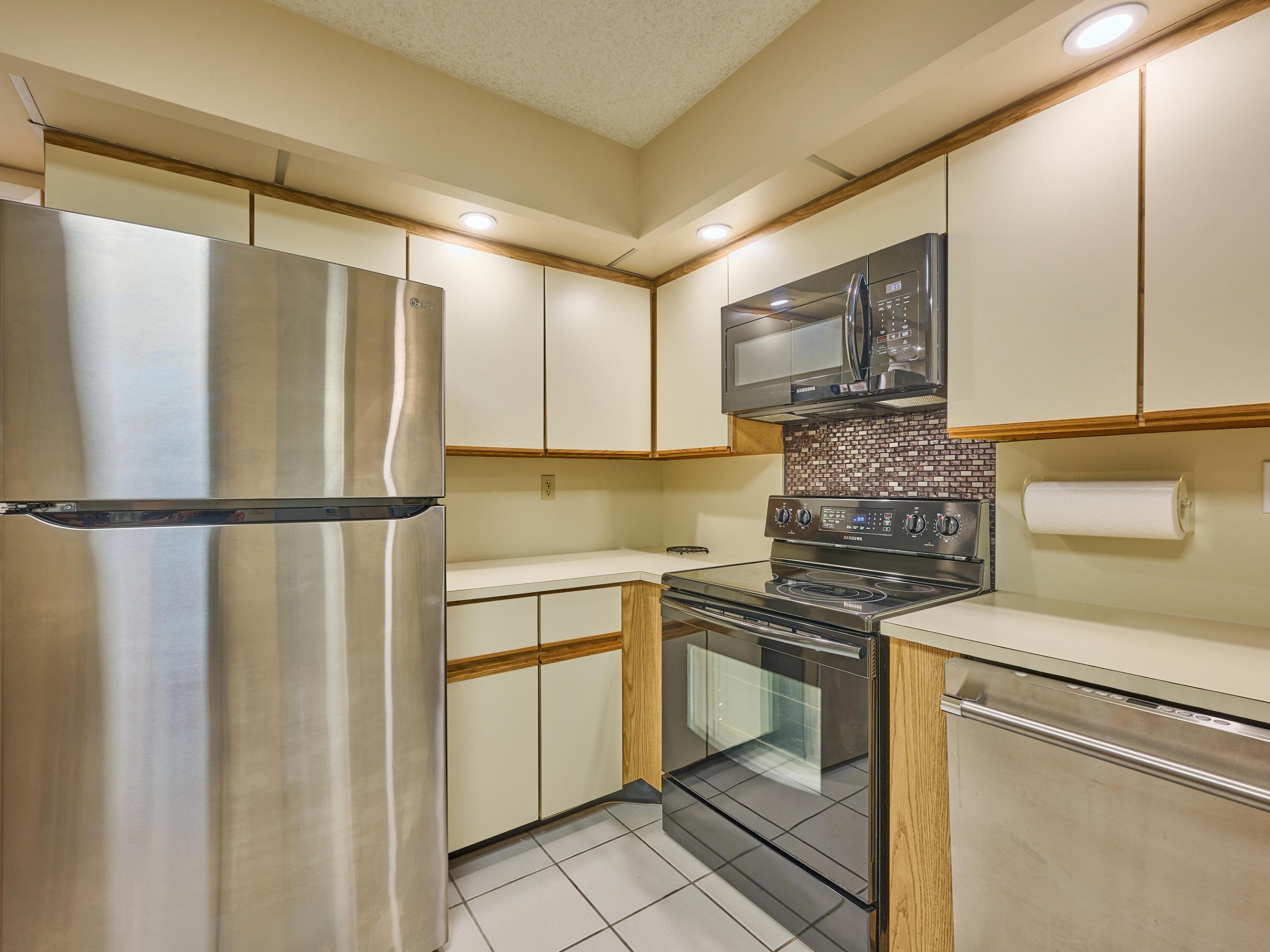 CORONADO AT HIGHLAND BEACH - Residential Lease