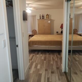 GREEN LAKES CONDO 1 THRU 21 OR3248P1 - Residential