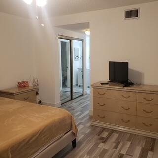 GREEN LAKES CONDO 1 THRU 21 OR3248P1 - Residential