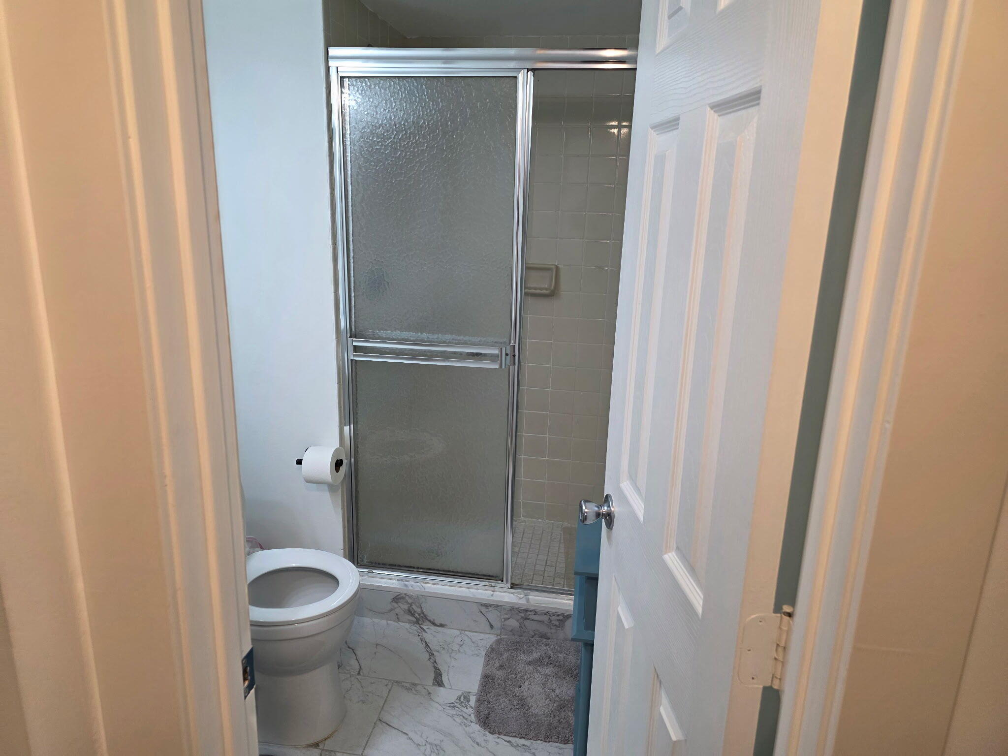 GREEN LAKES CONDO 1 THRU 21 OR3248P1 - Residential