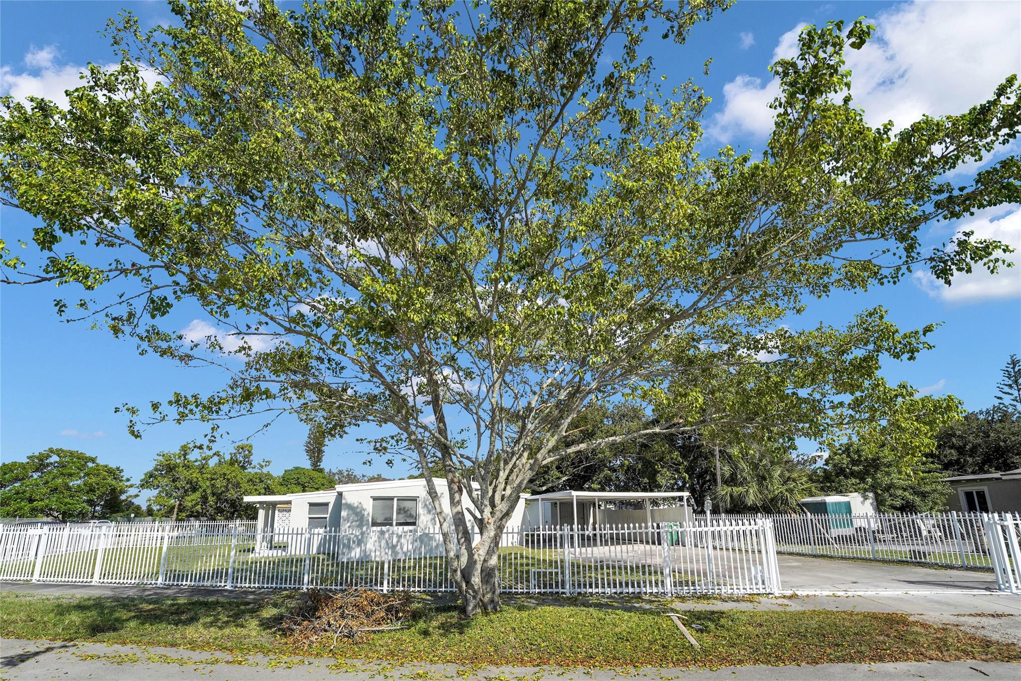 MAGNOLIA GARDENS CONSOLID - Residential