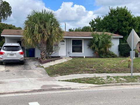 1520 W 13th Street West Palm Beach FL 33404