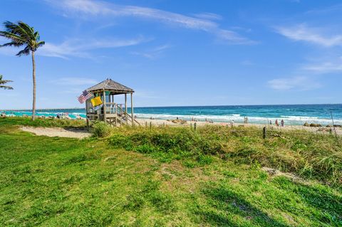 A home in Deerfield Beach