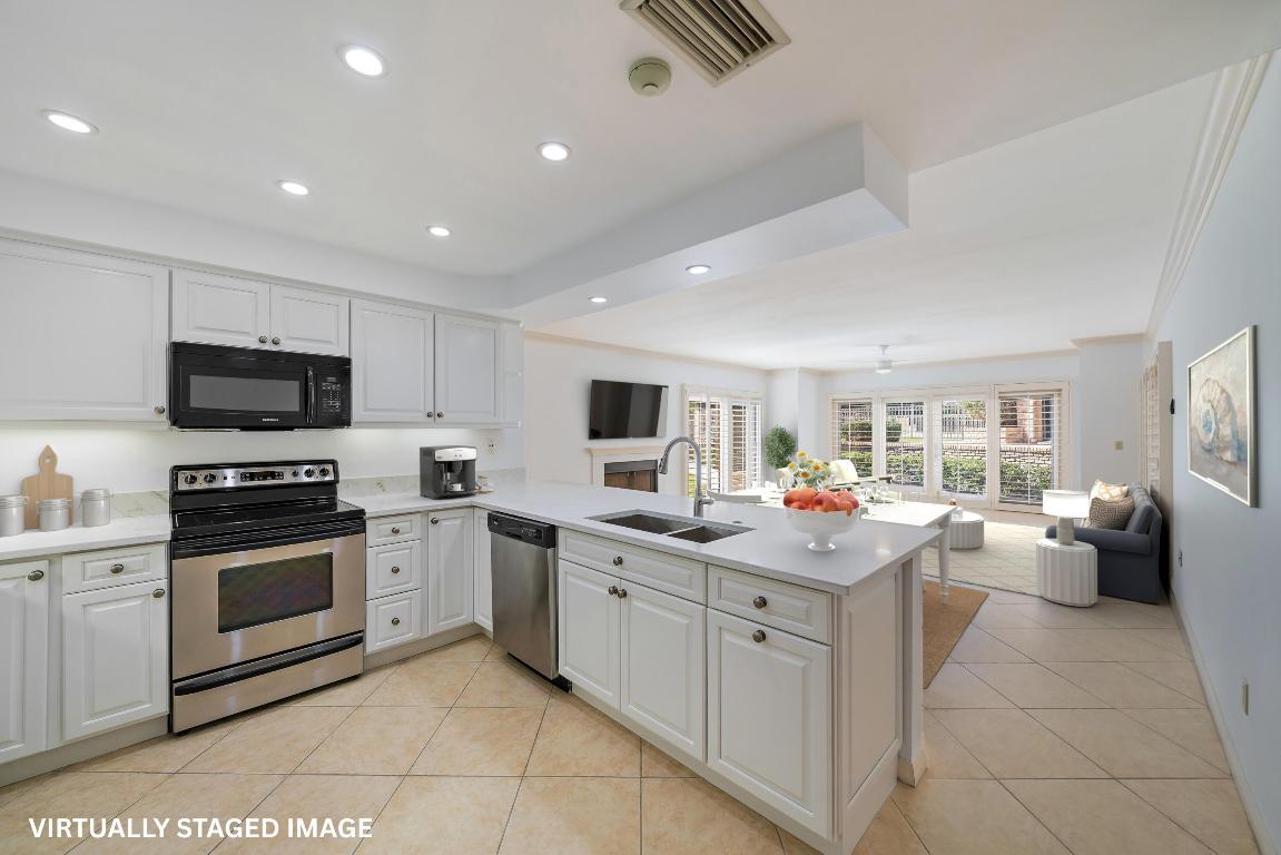 JUPITER HILLS VILLAGE CONDO - Residential