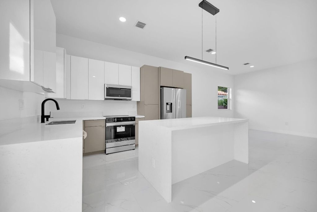 Photo of 2531 NW 14th Court, Fort Lauderdale, FL 33311 (MLS # F10549035)