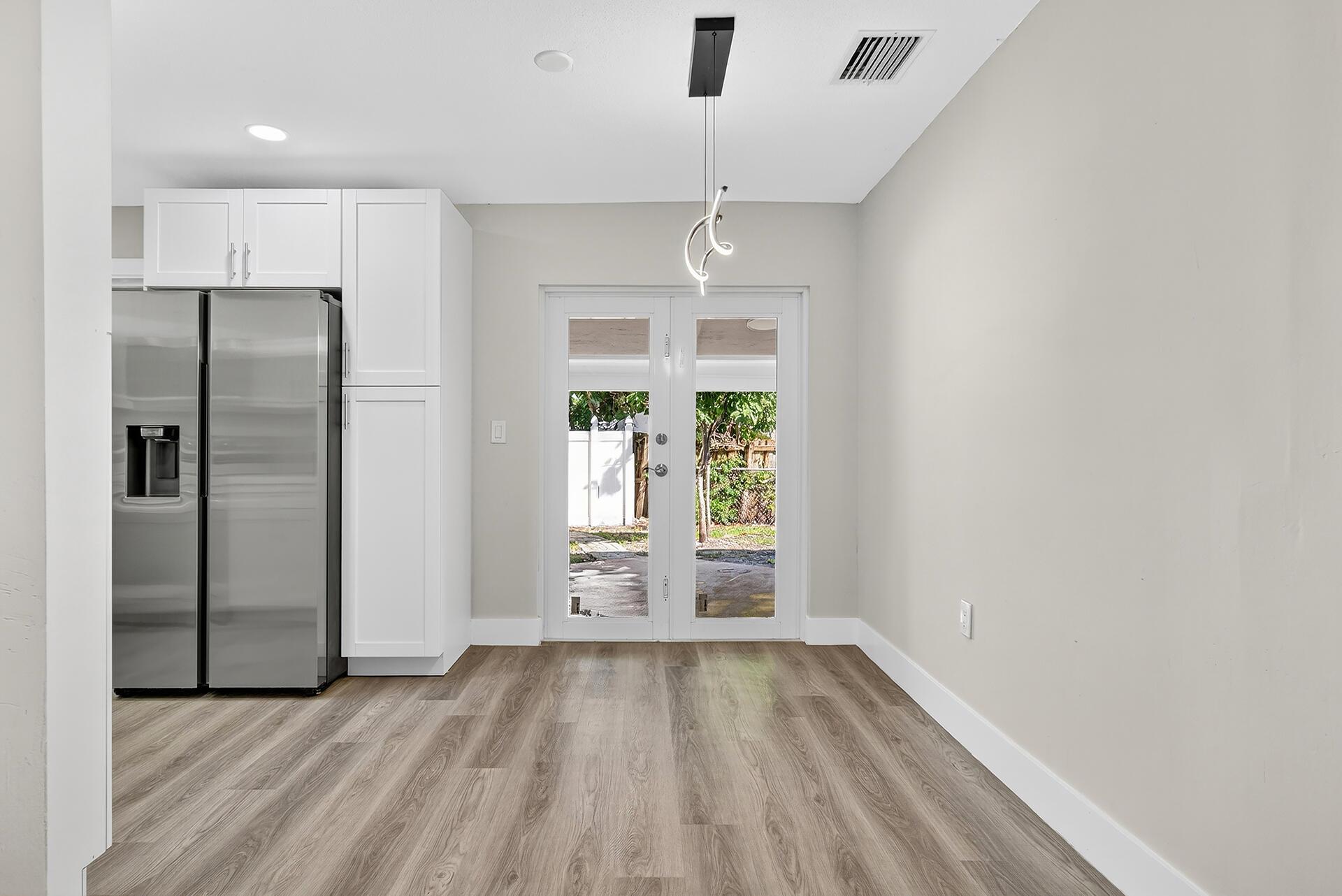 4358 Palm Ave Avenue