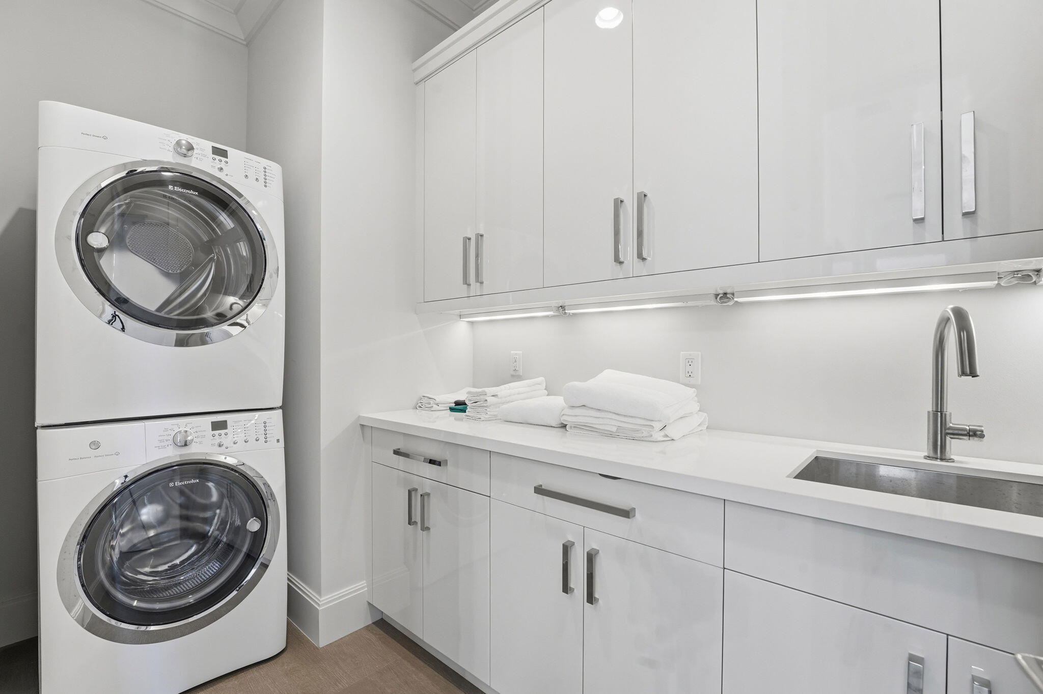 Hypoloxo Island - Residential