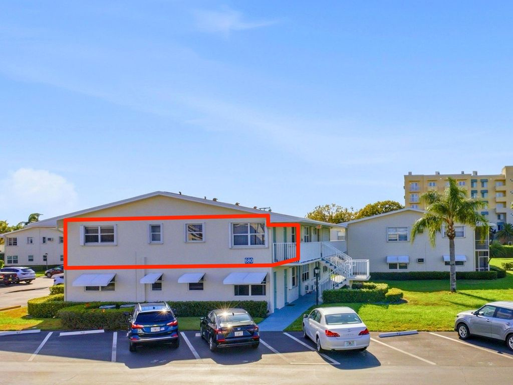 Photo of 680 W Horizons #212, Boynton Beach, FL 33435 (MLS # B26002146)