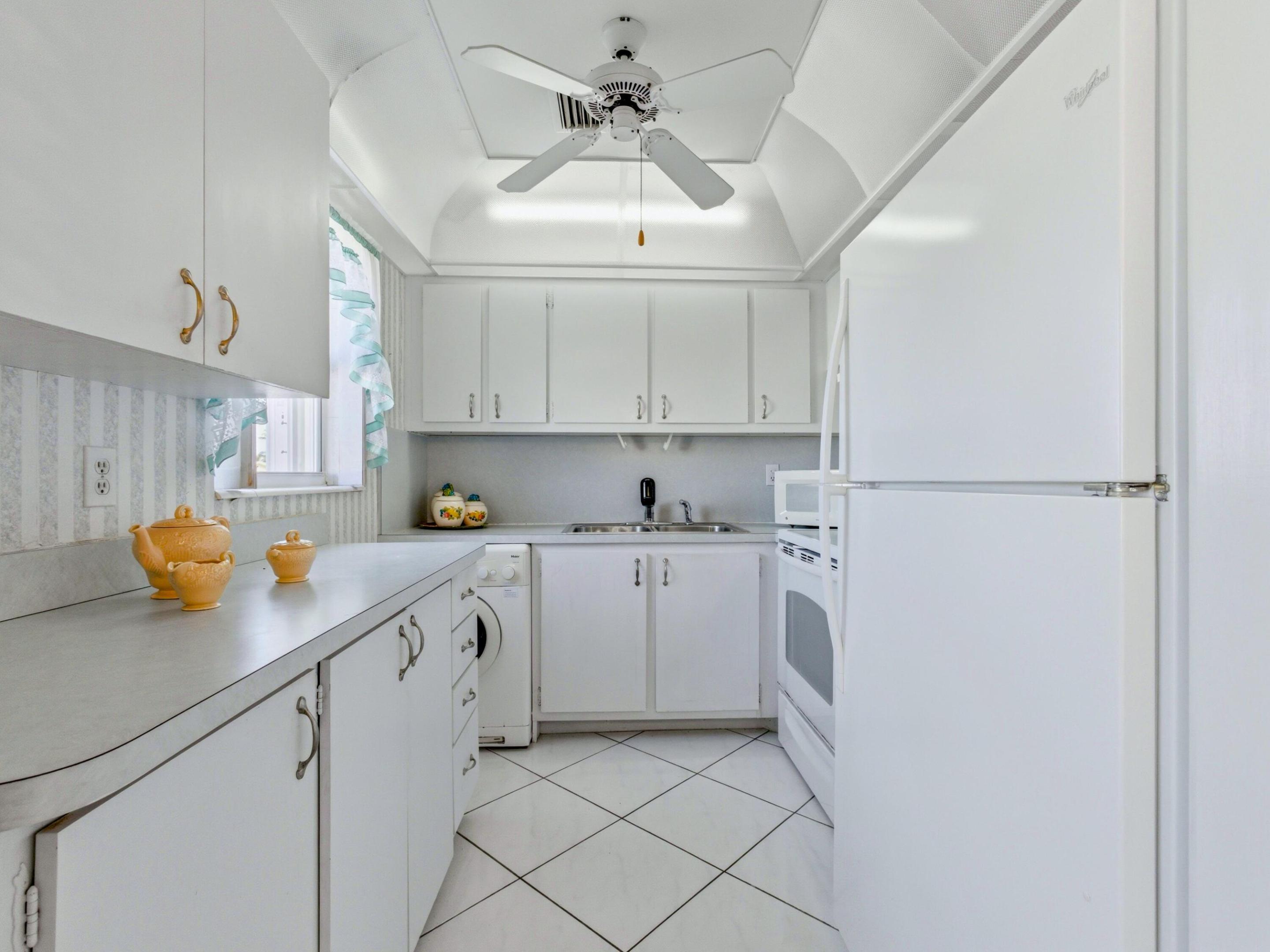 STERLING VILLAGE 680 CONDO - Residential