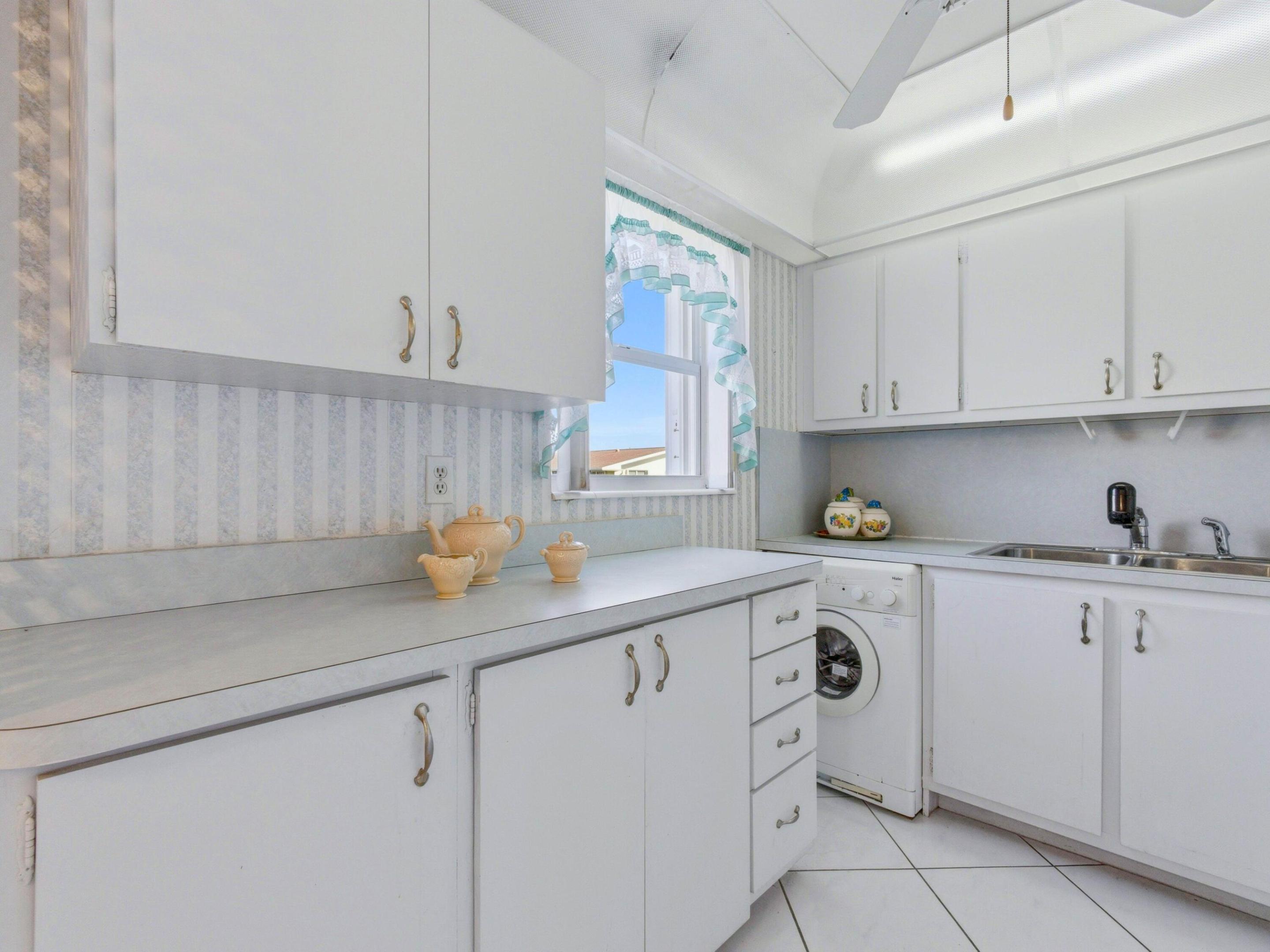 STERLING VILLAGE 680 CONDO - Residential