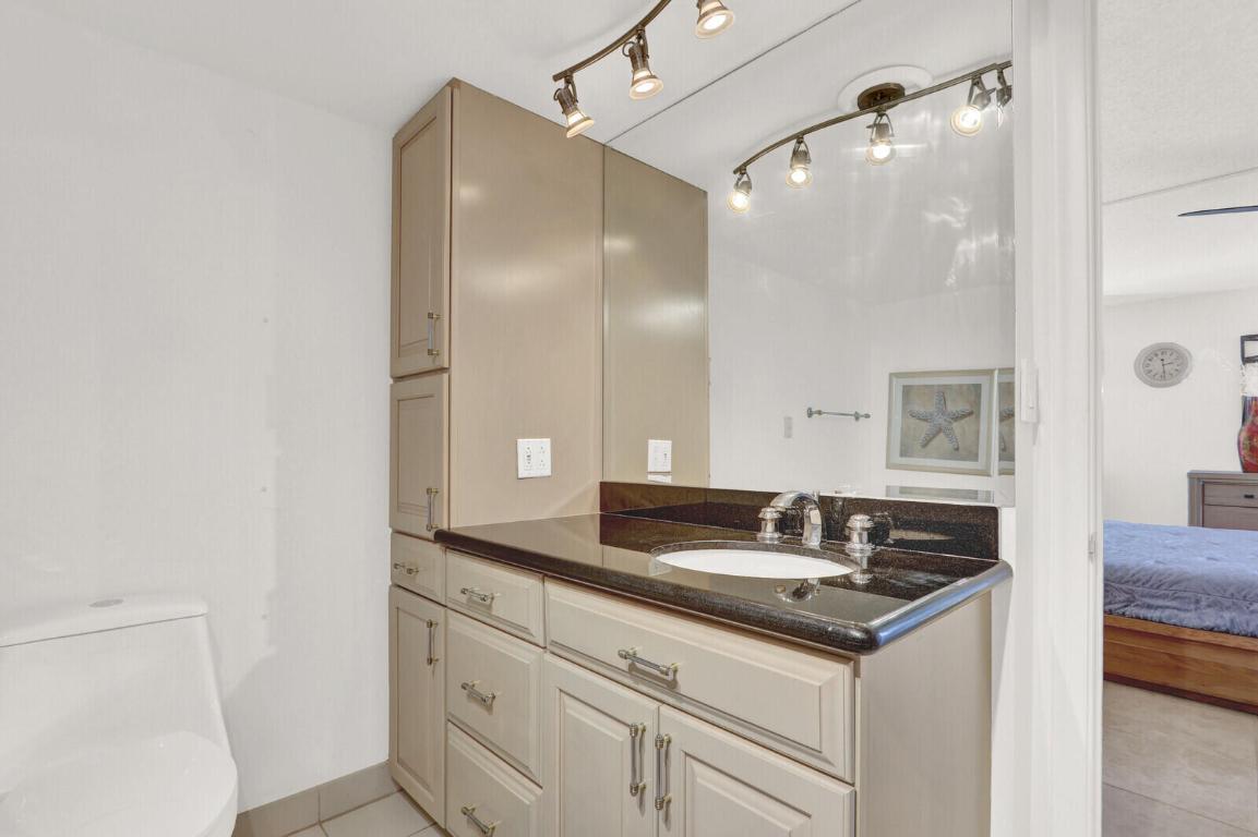 WATER GLADES CONDO - Residential Lease