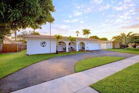 8820 NW 4th Street Hollywood FL 33024