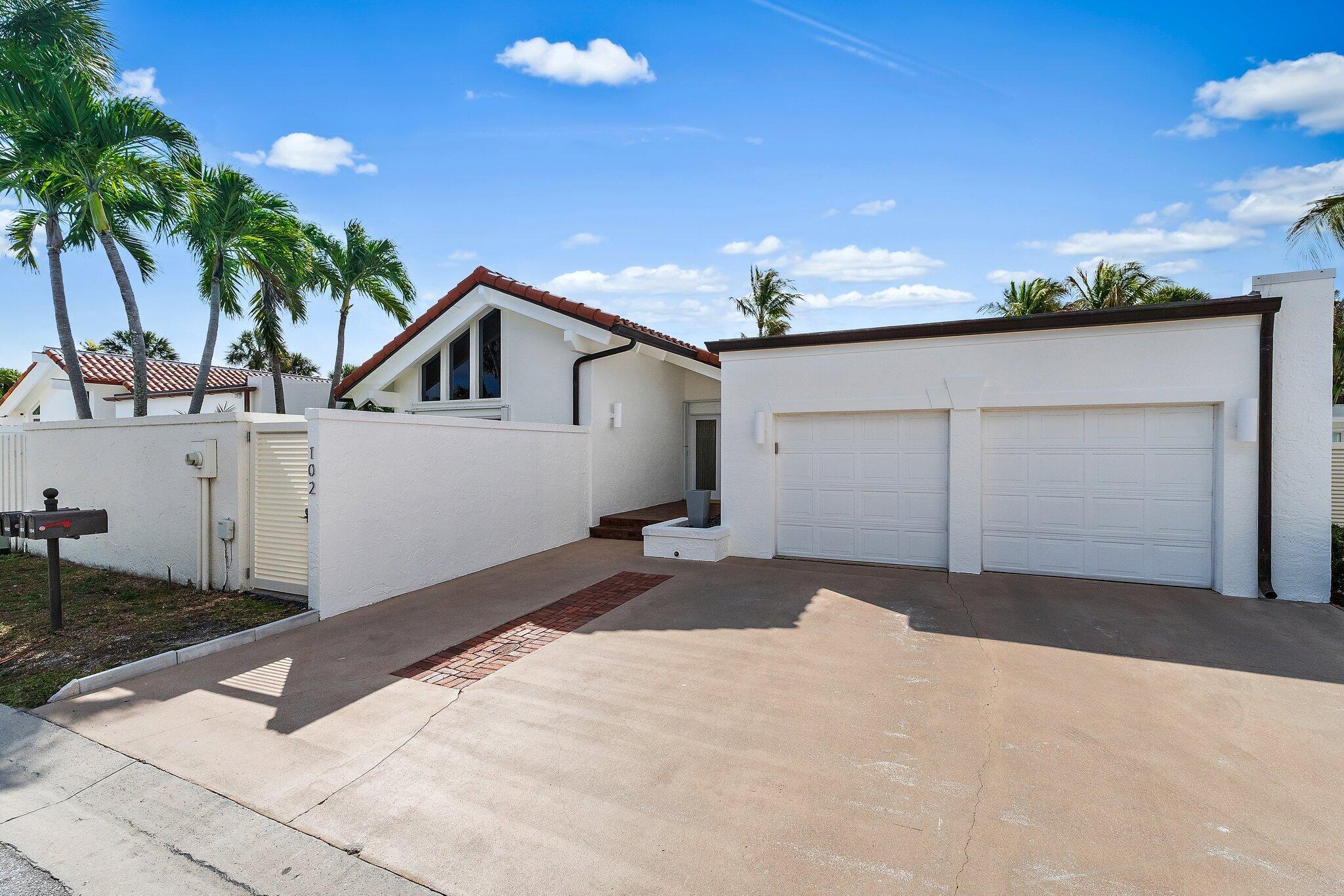 102 W Sandpiper Circle