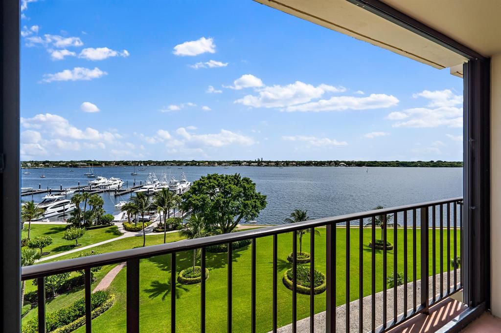 Photo of 134 Lakeshore Drive #713, North Palm Beach, FL 33408 (MLS # R10647024)