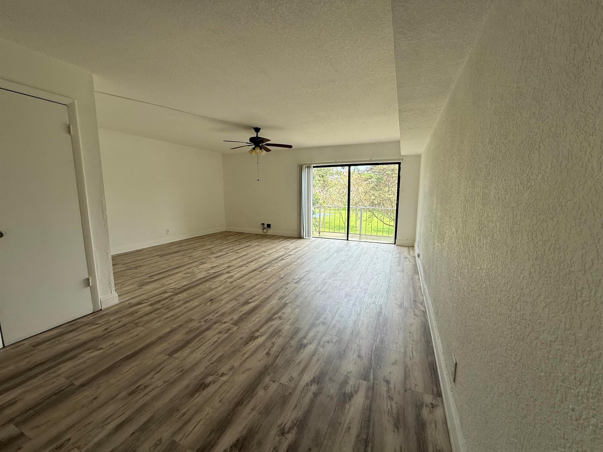 CORAL SPRINGS ESTATE TOWN - Residential