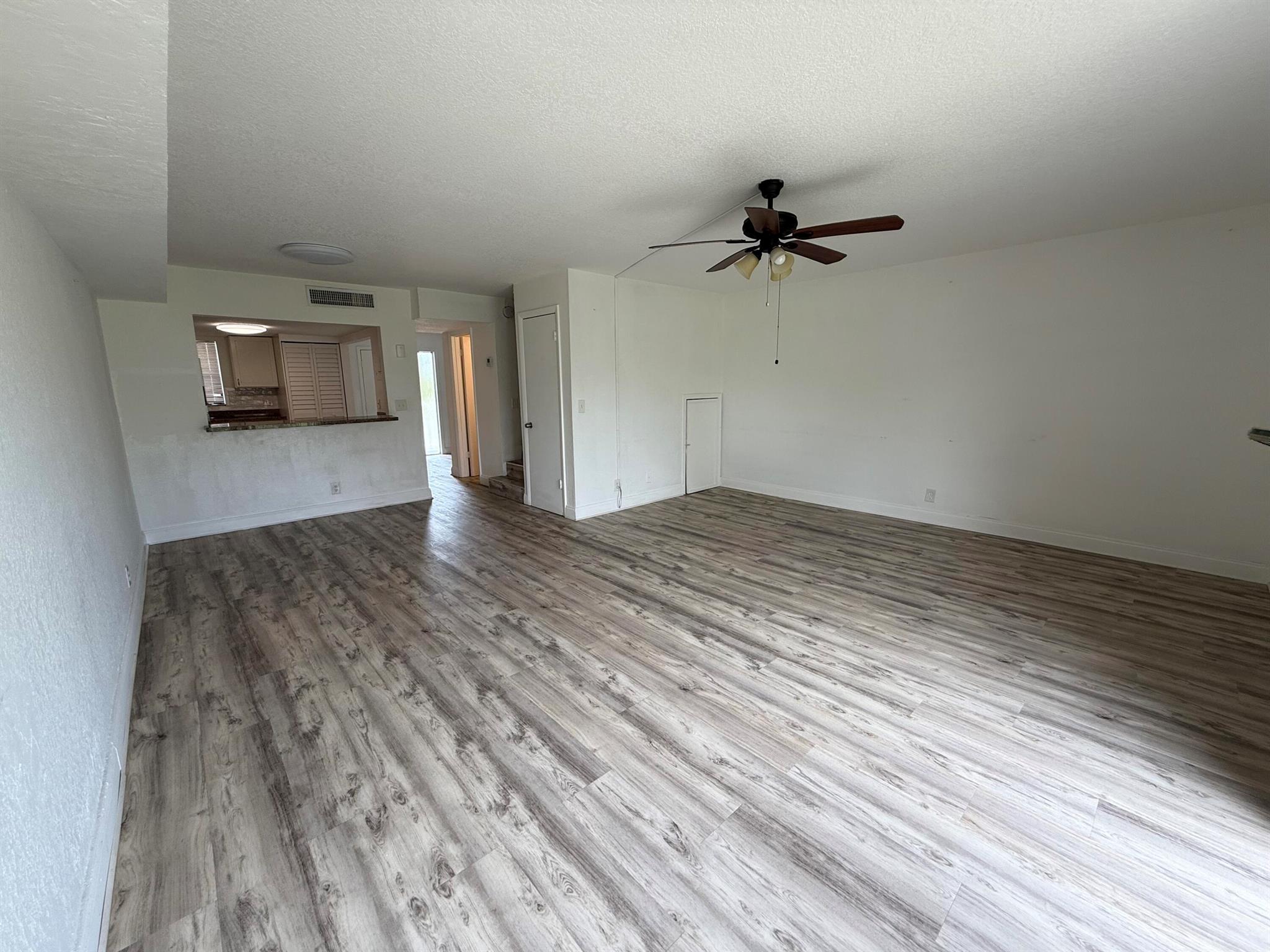 CORAL SPRINGS ESTATE TOWN - Residential