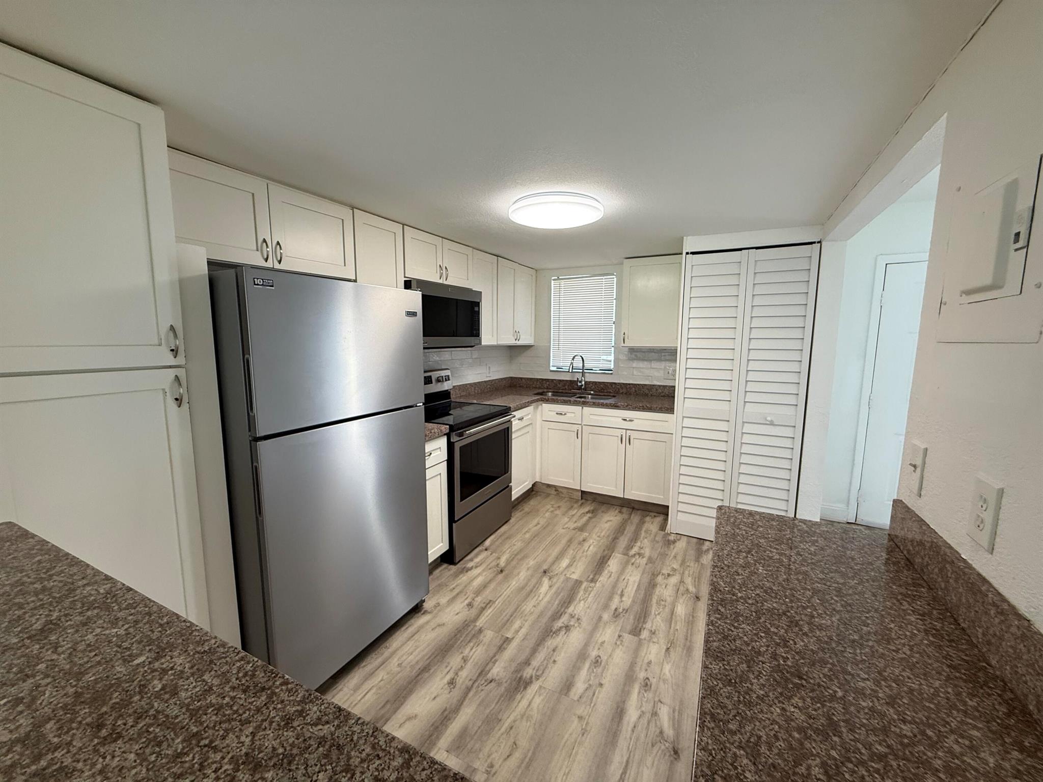 CORAL SPRINGS ESTATE TOWN - Residential