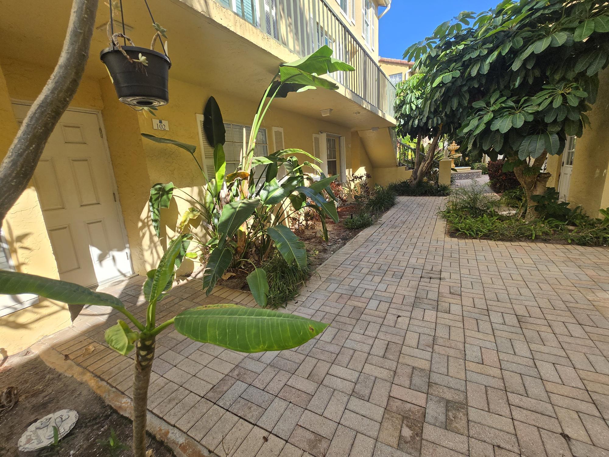 BAY REACH CONDO - Residential