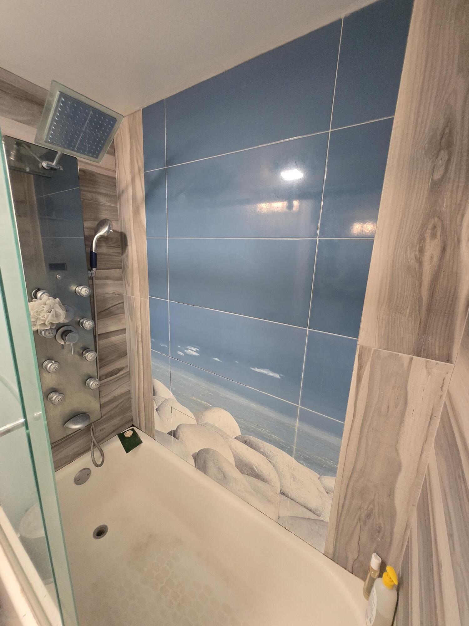 BAY REACH CONDO - Residential