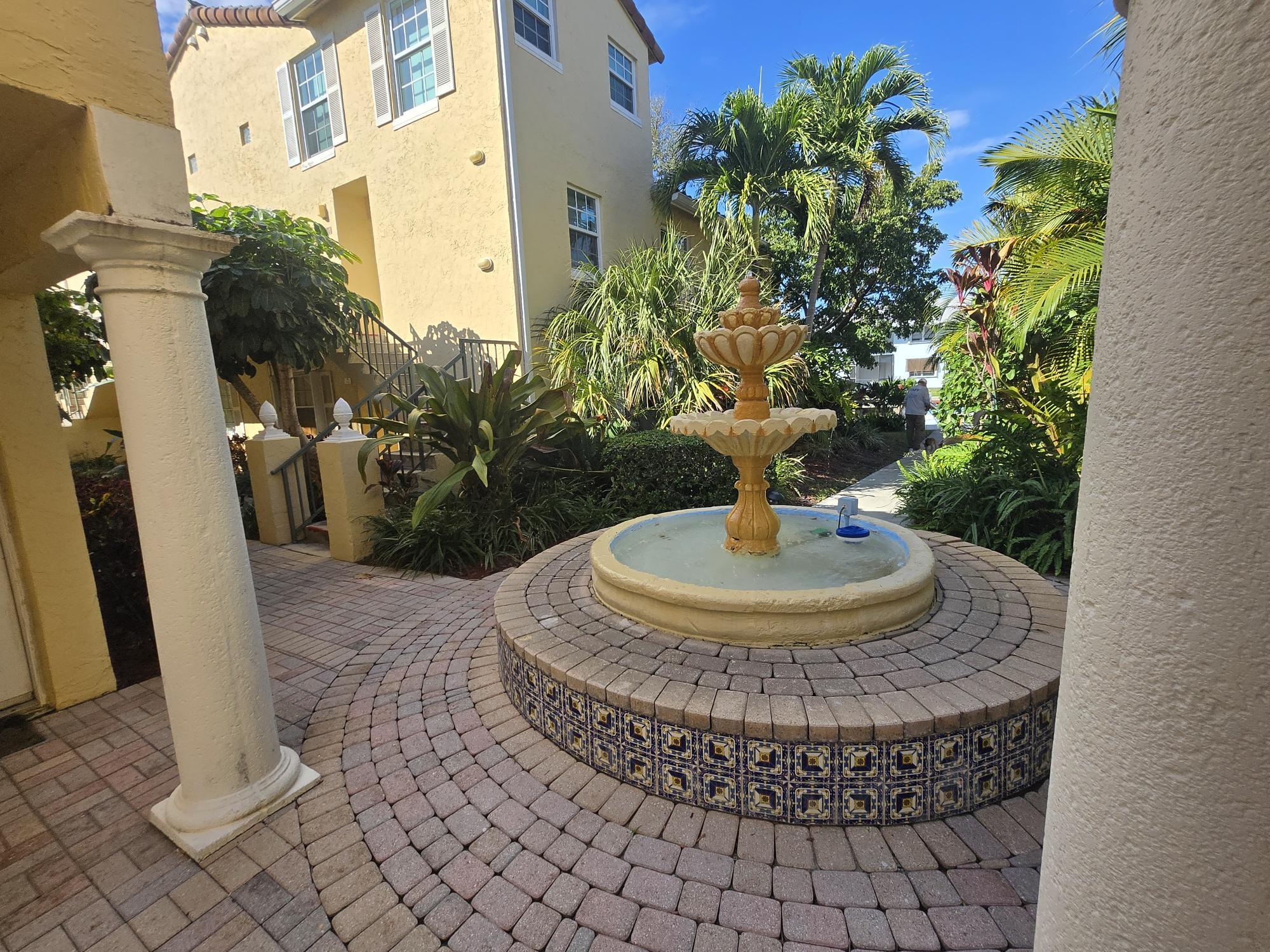 BAY REACH CONDO - Residential