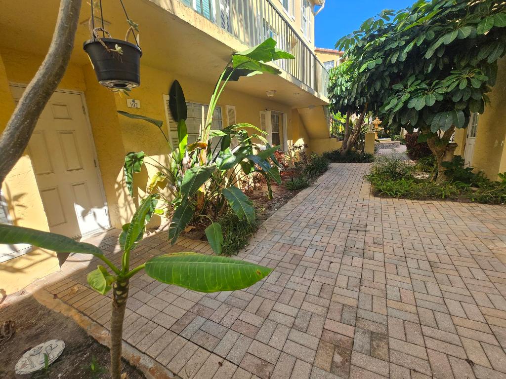 BAY REACH CONDO - Residential