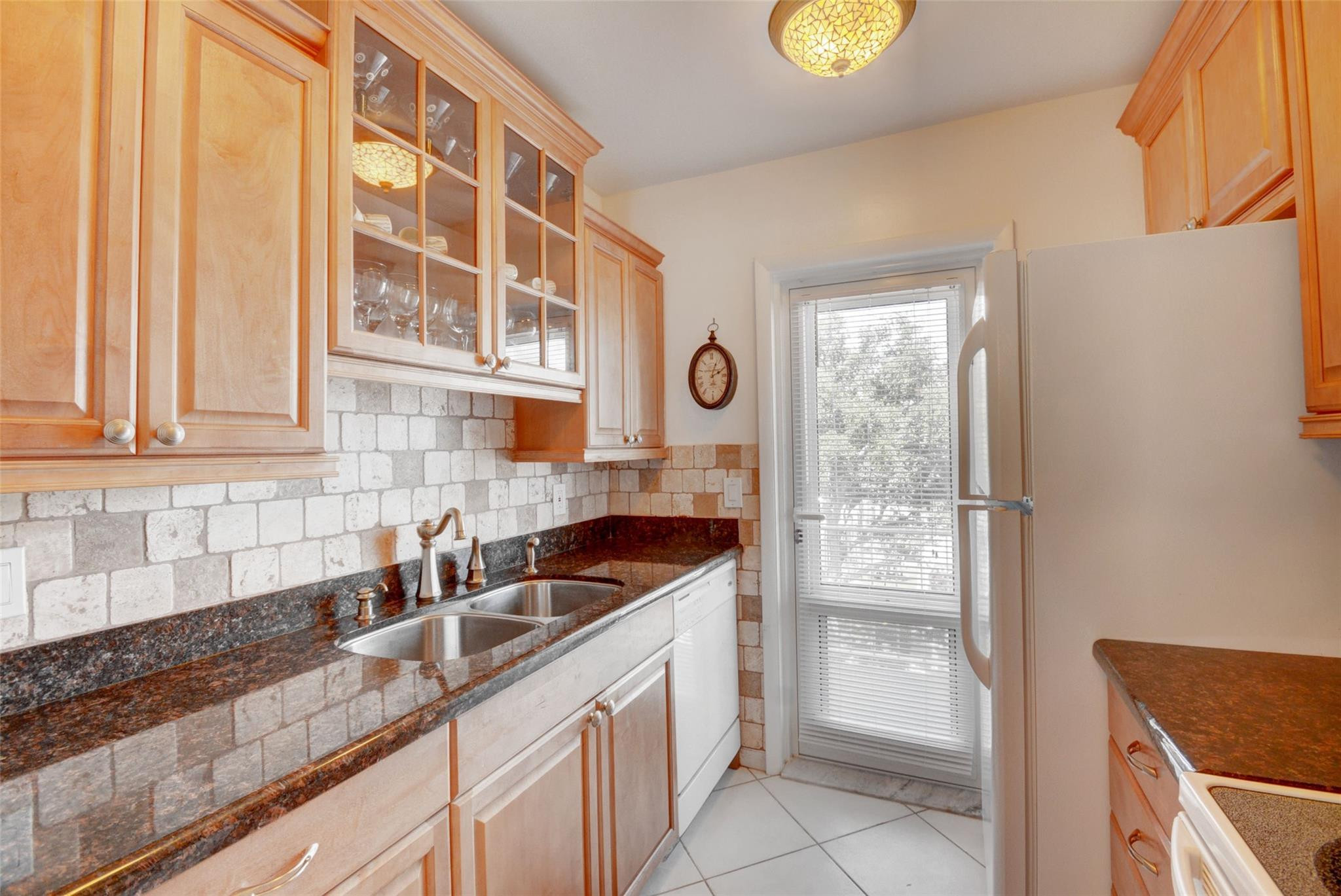 NORTH LEISURE GARDENS CONDO - Residential