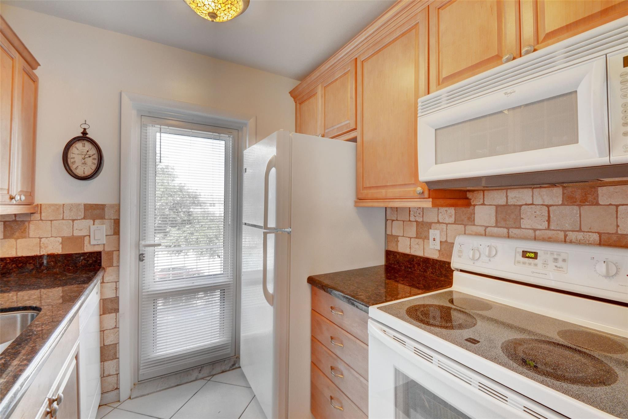 NORTH LEISURE GARDENS CONDO - Residential