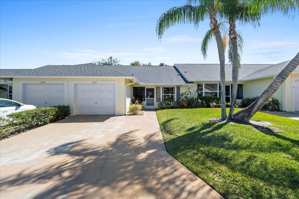 Photo of 8182 SE Fox Hill Place, Hobe Sound, FL 33455 (MLS # R10963593)