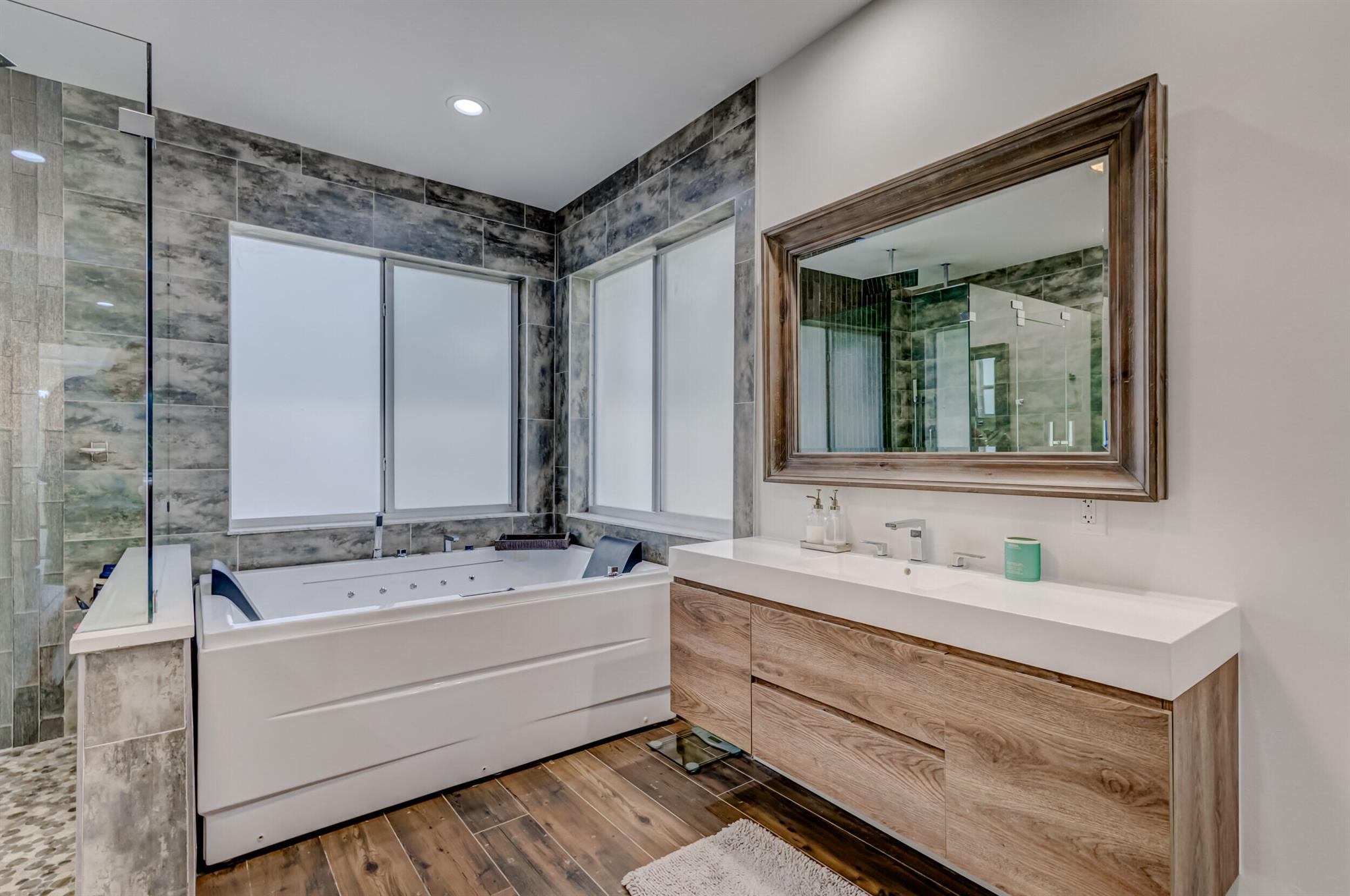 BEAR LAKES ESTATES - Residential